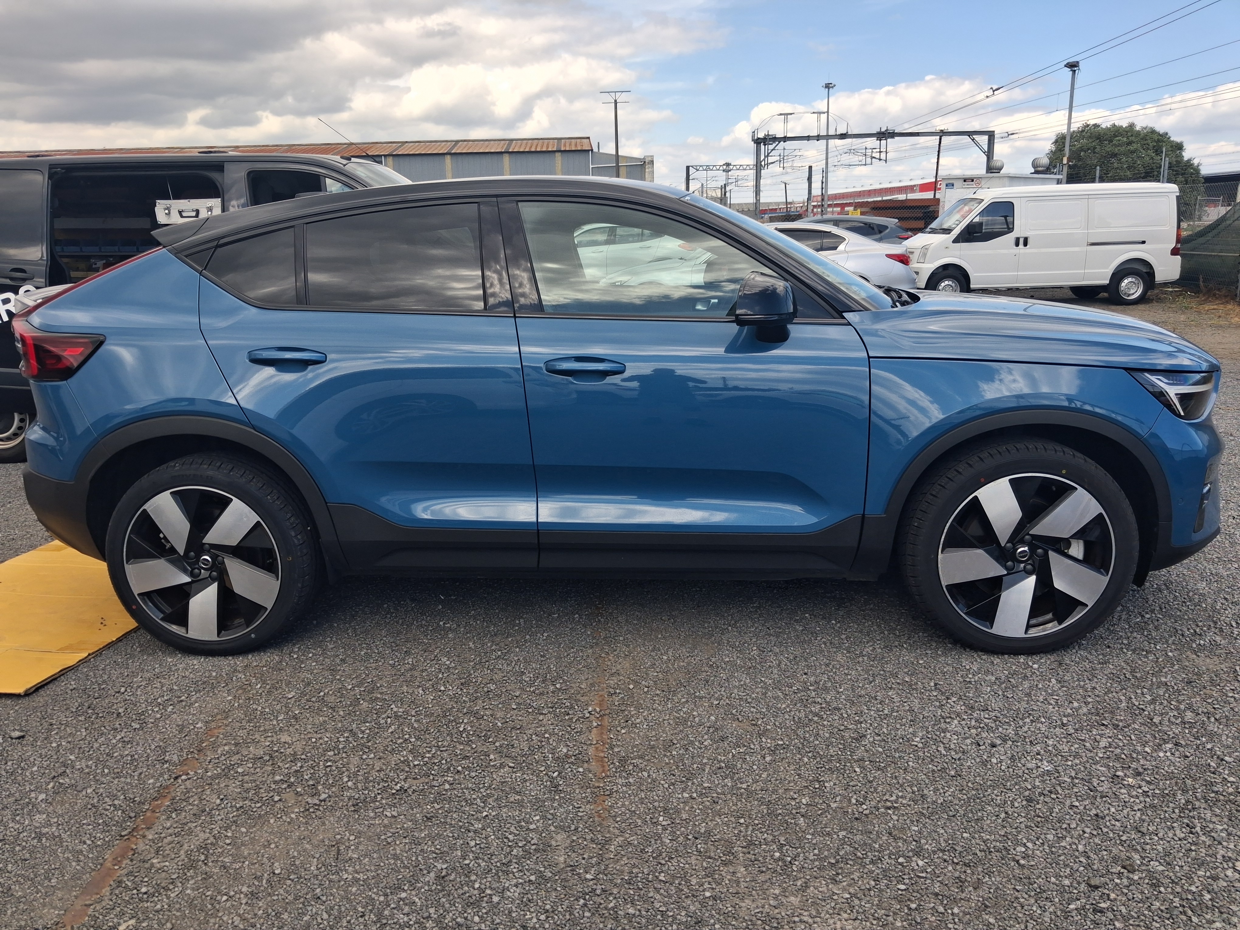 VOLVO C40 STATIONWAGON 2022-CURRENT